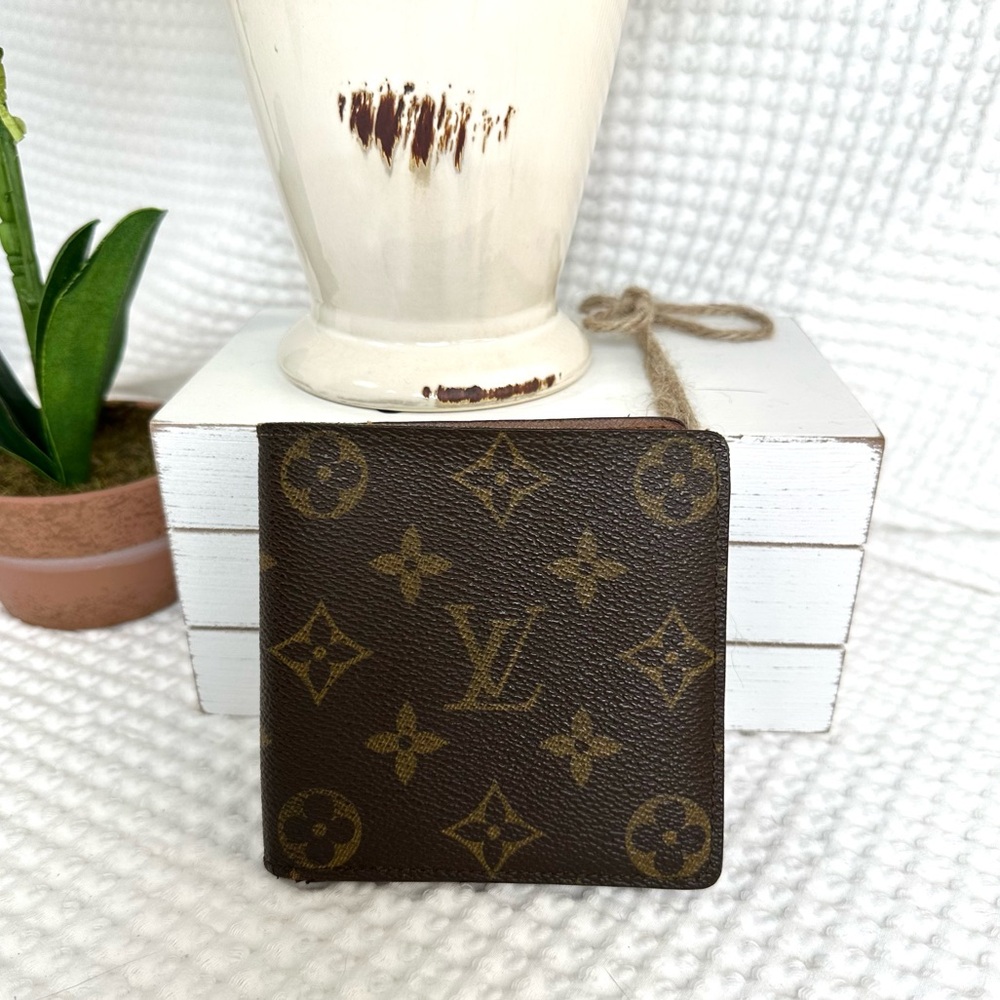 ❌SOLD 🤎Vintage LV Monogram Bifold Wallet (1992) - Picture 1 of 13